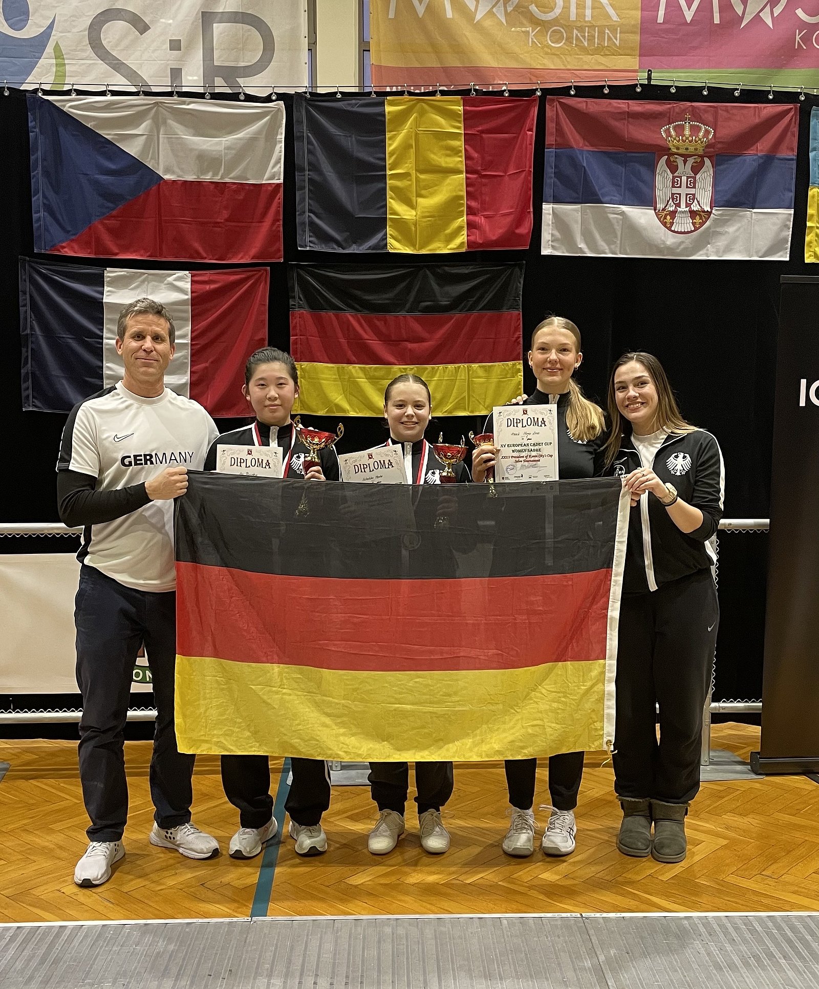 {m.alternative -> f:or(alternative: capTitle -> f:or(alternative: newsItem.title))}