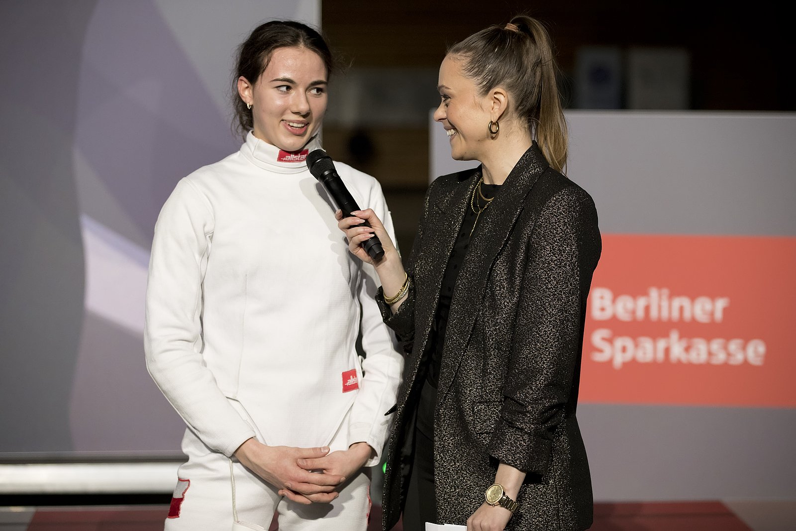 {m.alternative -> f:or(alternative: capTitle -> f:or(alternative: newsItem.title))}