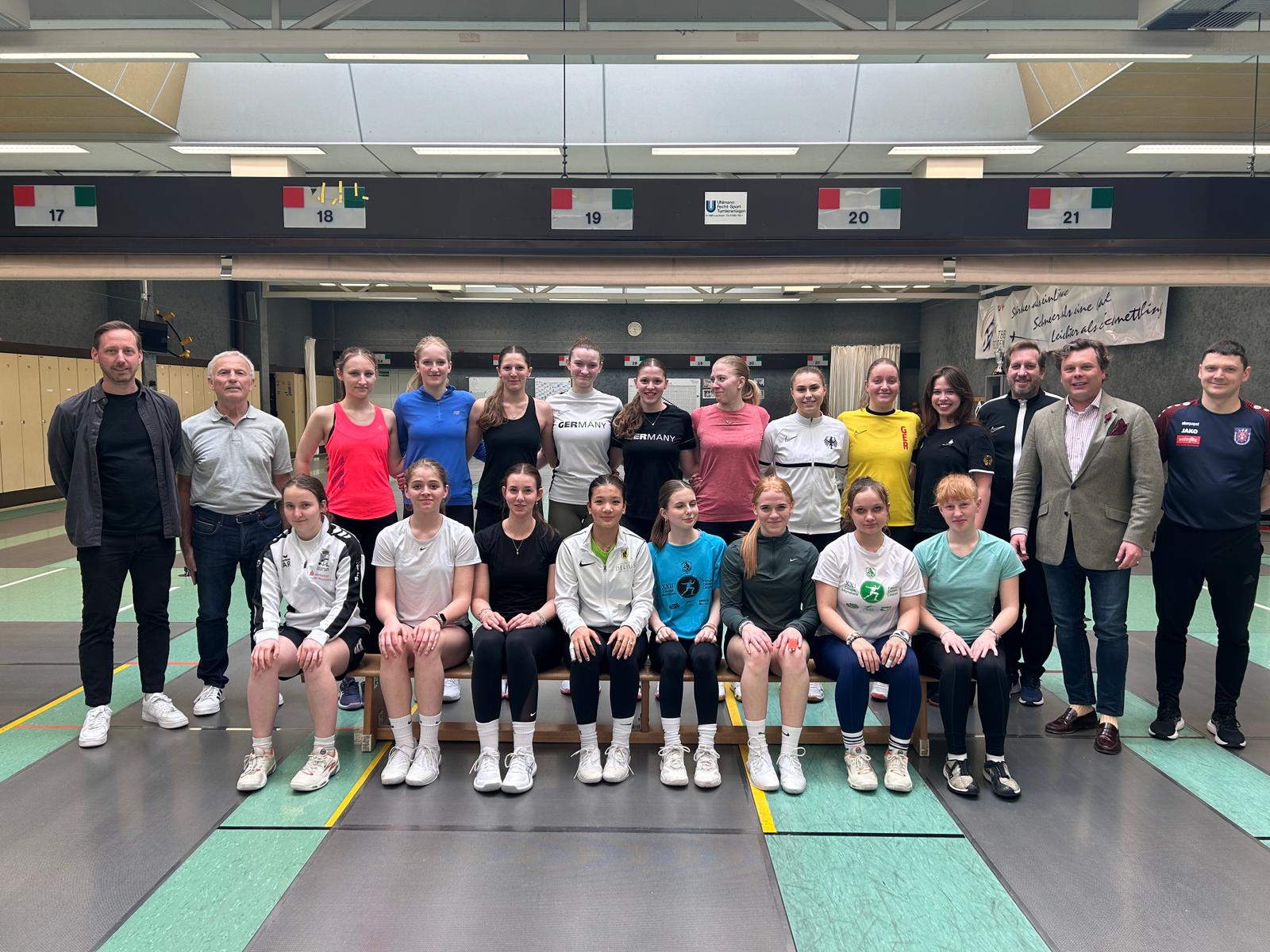 {m.alternative -> f:or(alternative: capTitle -> f:or(alternative: newsItem.title))}